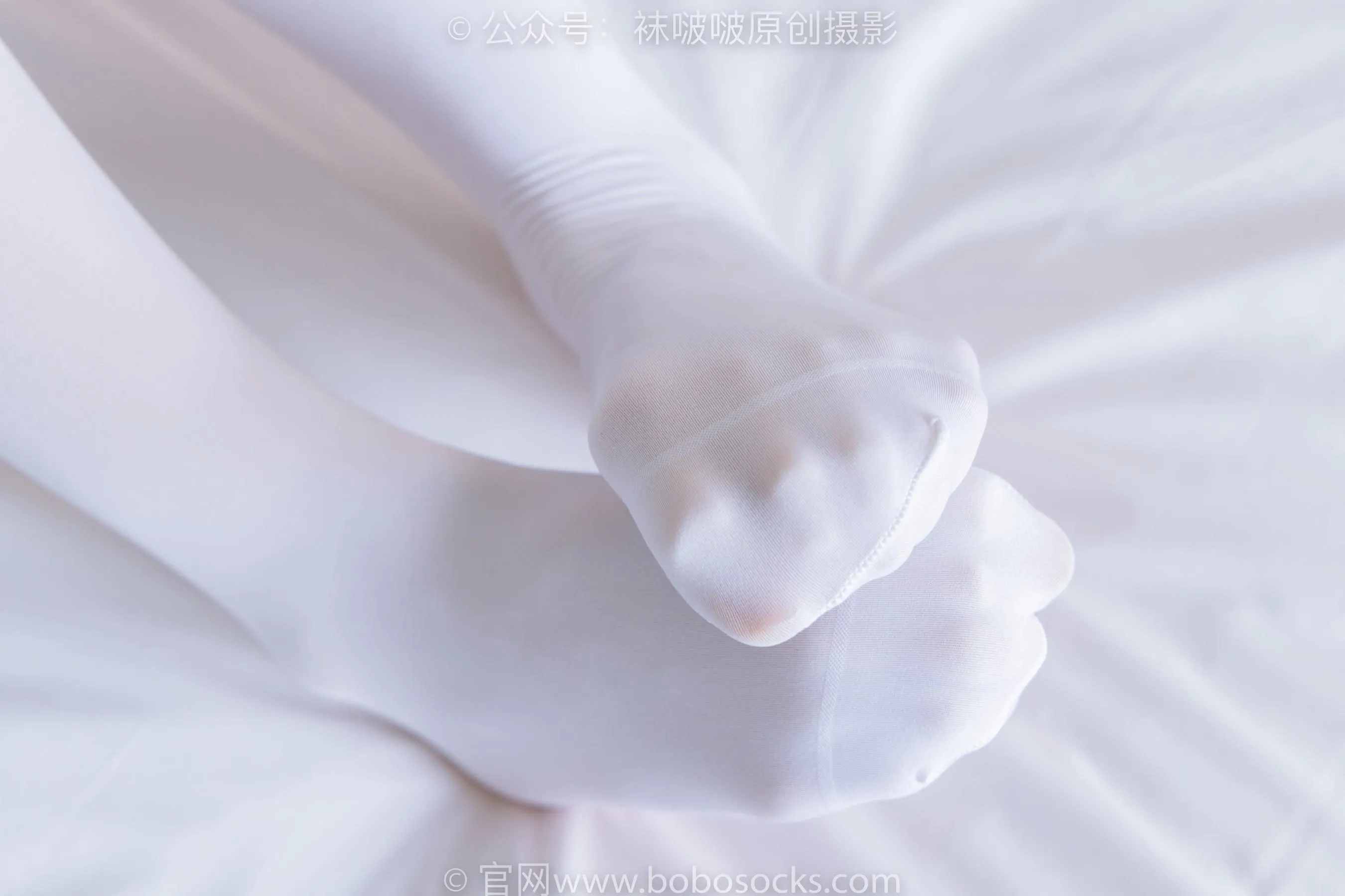 [BoBoSocks袜啵啵]NO.214 小沫-黑色运动鞋、厚白丝[23] [53P]插图5